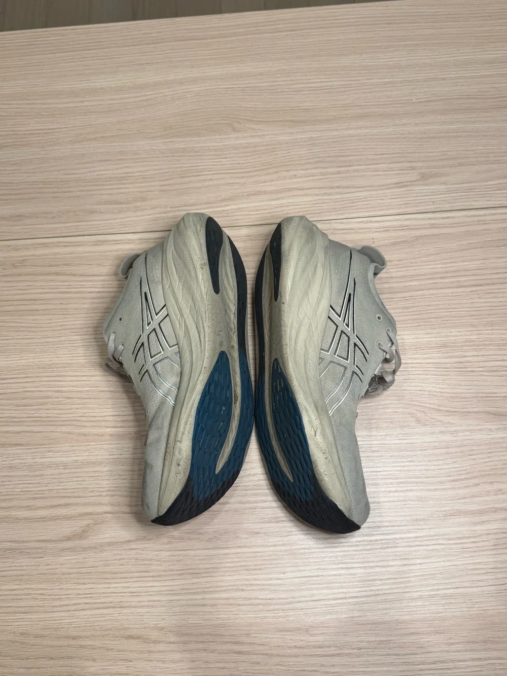 Asics Gel Nimbus 26 Beige Running Shoes